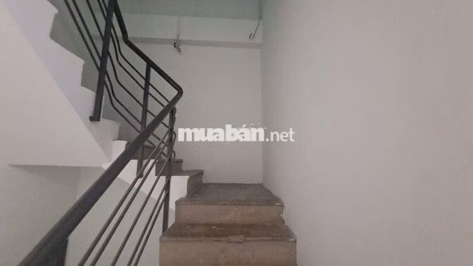 Nhà nguyên căn cho thuê bà điểm,4 phòng ngủ,đường xe tải
