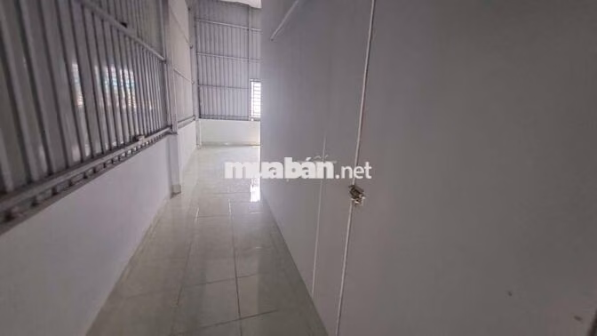 Nhà nguyên căn cho thuê bà điểm,4 phòng ngủ,đường xe tải