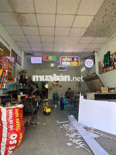 nhà dt.5*50 mặt tiền đường lớn 