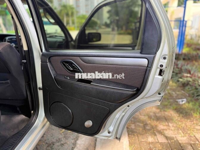 Ford Escape XLS 1 cầu 2009 Bạc