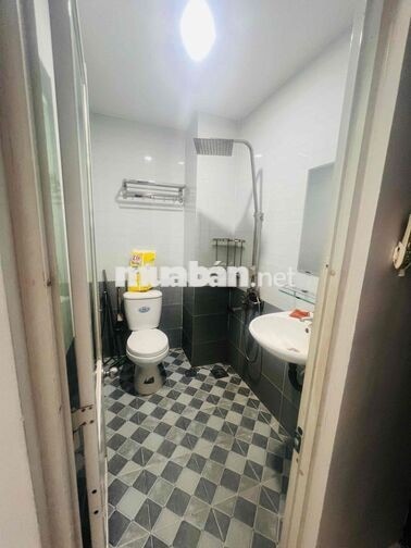 Phòng lầu 2 cho thuê gần bến xe An sương, chợ cây Me