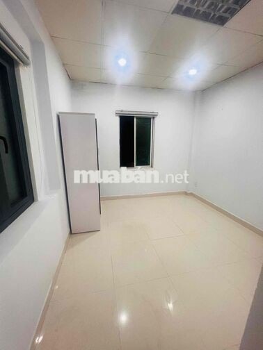 Phòng lầu 2 cho thuê gần bến xe An sương, chợ cây Me