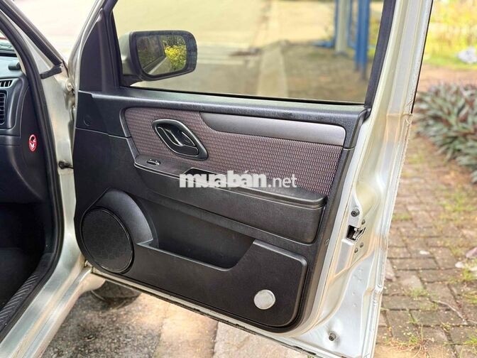 Ford Escape XLS 1 cầu 2009 Bạc