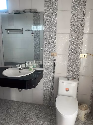 Cho thuê căn hộ 2 PN, 2 WC, 150m2, đầy đủ nội thất tại Kim Mã