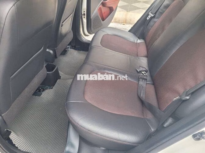 Hyundai i10 2015 1.2 AT Tự động Trắng Nhập khẩu