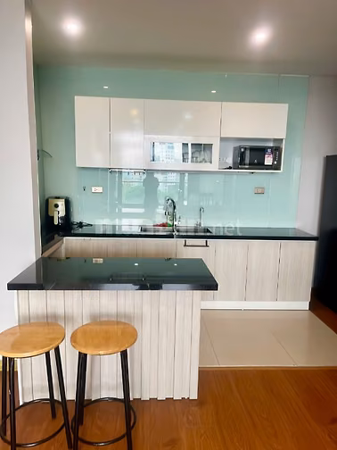 Cho thuê căn hộ 2 PN, 2 WC, 150m2, đầy đủ nội thất tại Kim Mã