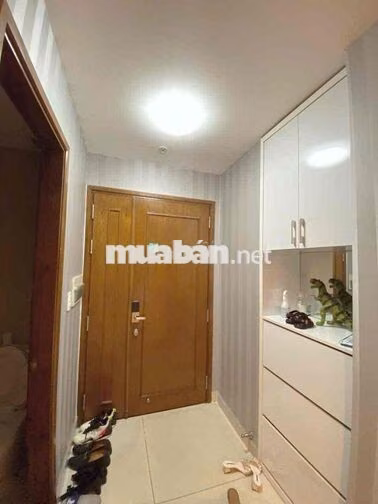 CHÍNH CHỦ BÁN CĂN 2PN 2WC SKY CENTER 5850 THÔI Ạ!