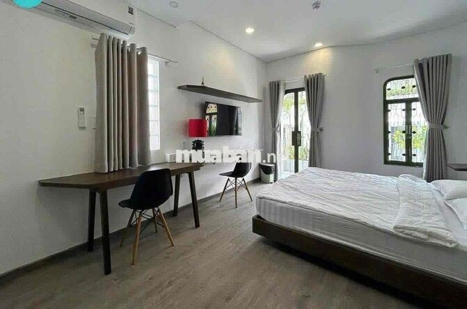 Phòng 35m2_ Studio, ban công, nội thất cơ bản_ 255 Phan Xích Long