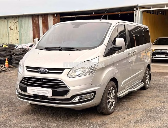 Ford Tourneo Titanium 2019 Bạc Ánh Kim