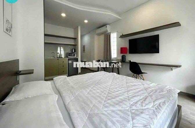 Phòng 35m2_ Studio, ban công, nội thất cơ bản_ 255 Phan Xích Long