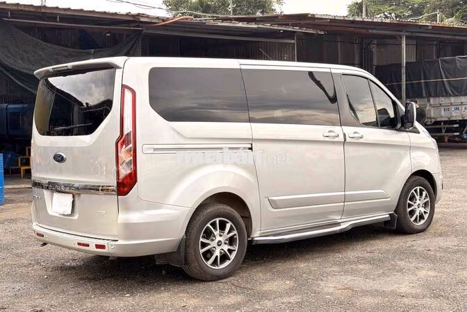 Ford Tourneo Titanium 2019 Bạc Ánh Kim