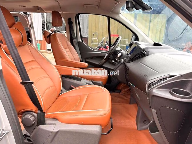 Ford Tourneo Titanium 2019 Bạc Ánh Kim