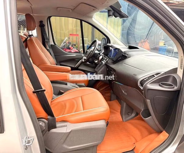 Ford Tourneo Titanium 2019 Bạc Ánh Kim