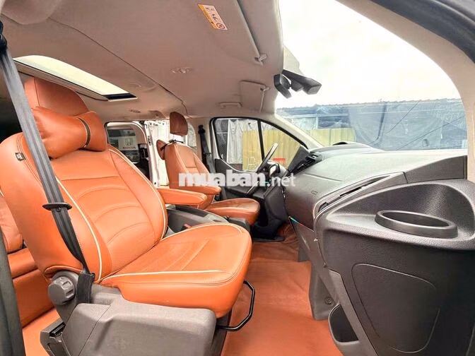 Ford Tourneo Titanium 2019 Bạc Ánh Kim