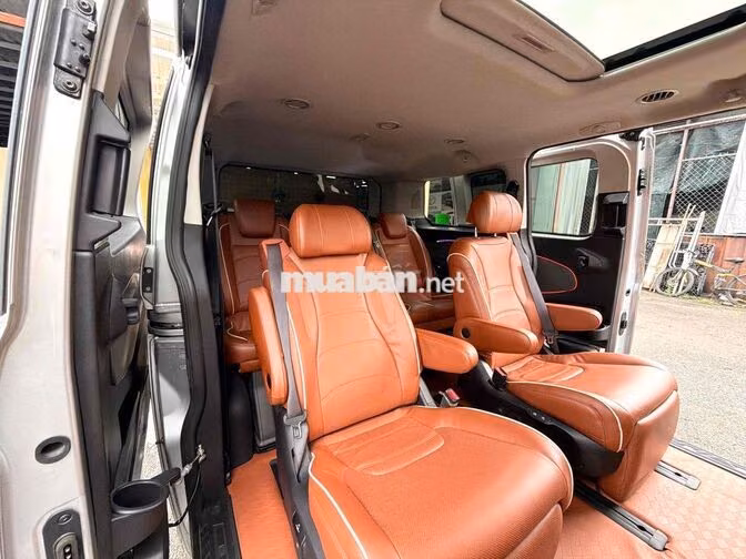 Ford Tourneo Titanium 2019 Bạc Ánh Kim