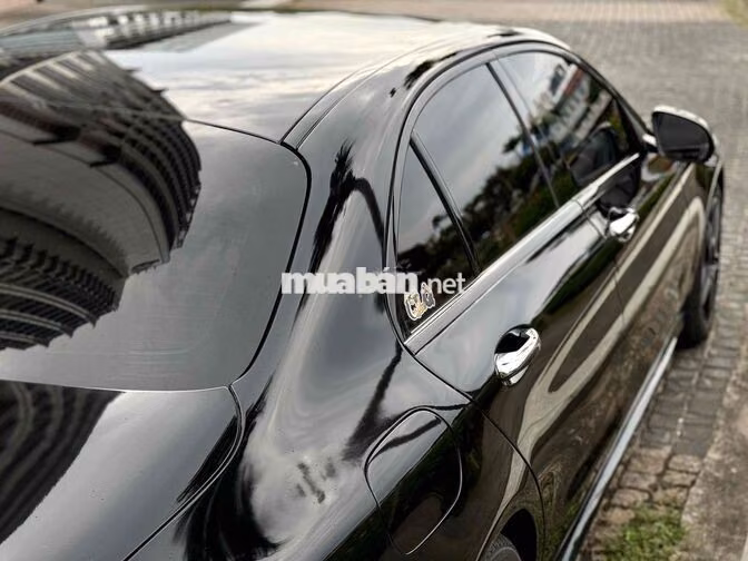 Chính chủ bán C300 Facelift 2019 Đen 105110 km