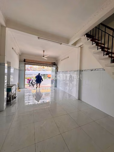 🏠 CHO THUÊ MẶT TIỀN 620 HỒNG BÀNG - 📐 Diện tích: 9 x 19m