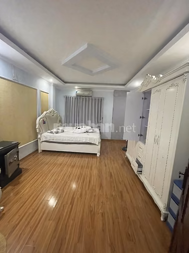 Cho thuê nhà nguyên căn trong ngõ, gần ngõ 49 Đường Khương Hạ, Quận Th