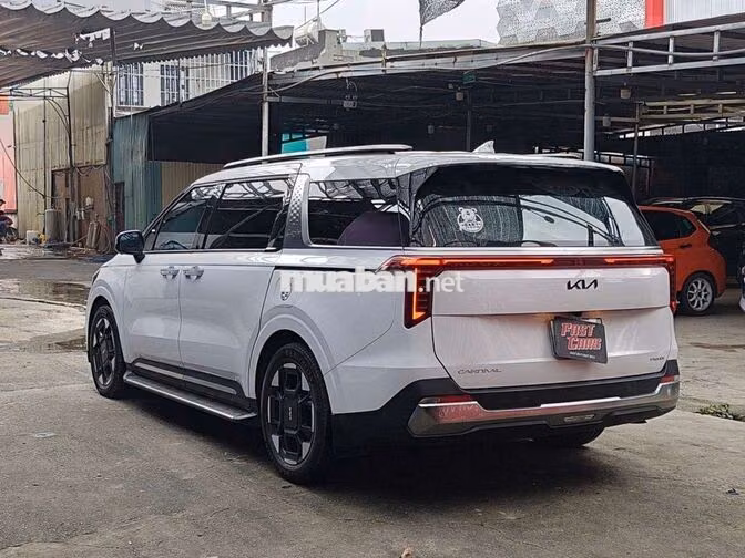 Kia Carnival 2022 Premium 2.2D,Dầu,màu trắng,2v6