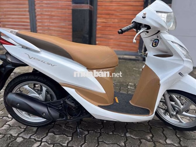 Honda Vision Trắng
