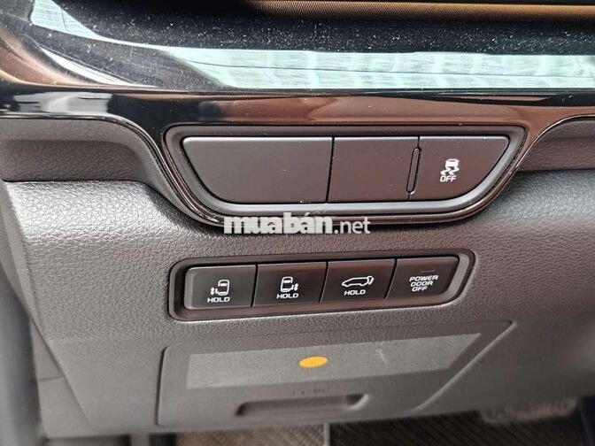 Kia Carnival 2022 Premium 2.2D,Dầu,màu trắng,2v6