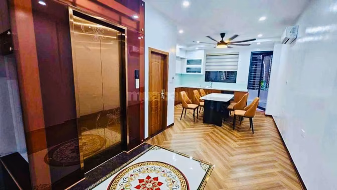 Cần bán hạ chào 9 tỷ tại KĐTM Định Công, lô góc 90m2, thang máy.