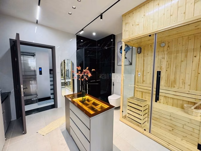 🏠 CHO THUÊ NHÀ HẺM 8M LẠC LONG QUÂN - 6 Tầng. Thang Máy