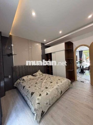 Cho thuê nhà 3 tầng 4 phòng ngủ Hoà Xuân Hoàng Châu Ký