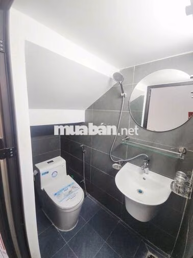 Nhà 3 tầng xây mới oto đỗ cửa ngày đêm