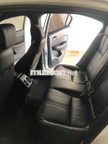 Honda City RS Trắng 5 chỗ