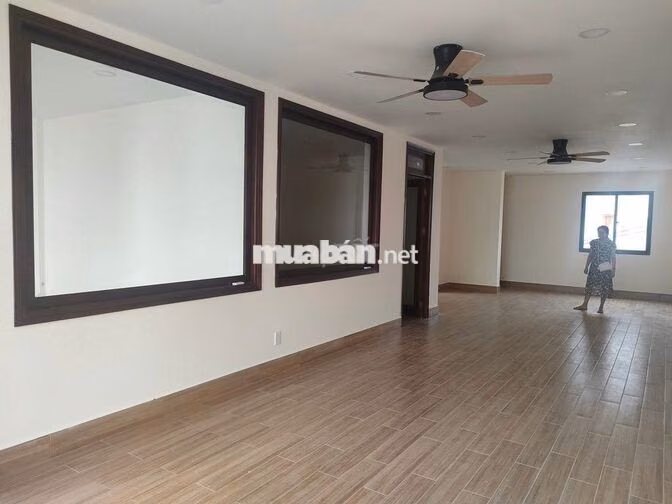 NHÀ ĐƯỜNG HẬU GIANG DIỆN TÍCH: 7X20M TRỆT 3 LẦU CHO THUÊ