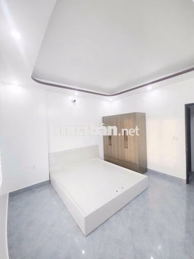 Nhà 3 tầng xây mới oto đỗ cửa ngày đêm