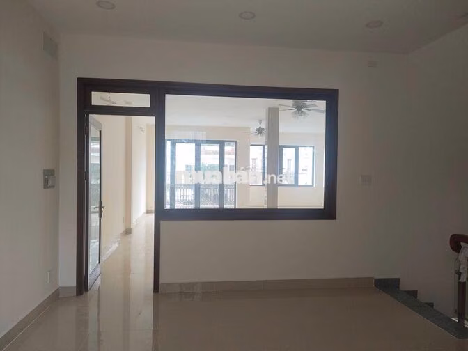 NHÀ ĐƯỜNG HẬU GIANG DIỆN TÍCH: 7X20M TRỆT 3 LẦU CHO THUÊ
