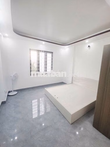 Nhà 3 tầng xây mới oto đỗ cửa ngày đêm