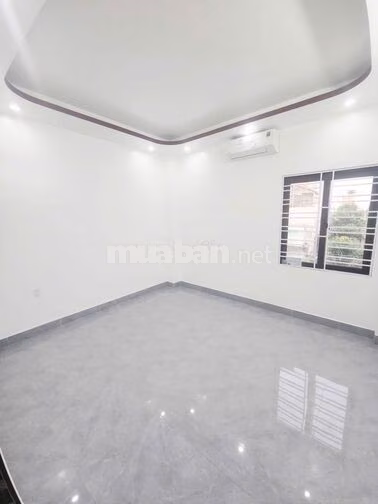 Nhà 3 tầng xây mới oto đỗ cửa ngày đêm