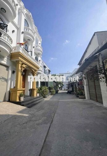 Hạ giá bán căn vila ngang 10m mẫu hiện đại pháp lý chuẩn