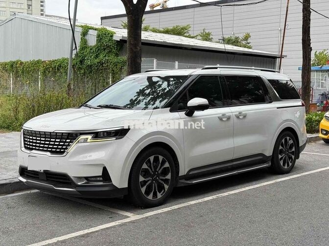 Kia Carnival Signature 2.2D 2022 Trắng Tự động