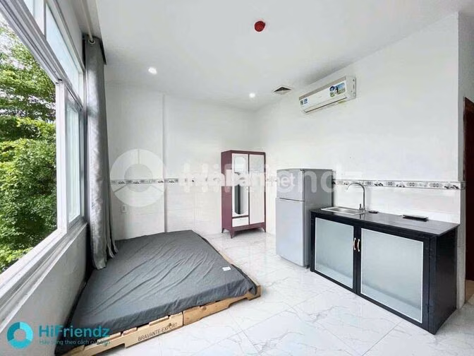 Chung cư mini cửa sổ lớn Thang máy mặt tiền Bông Sao Q8