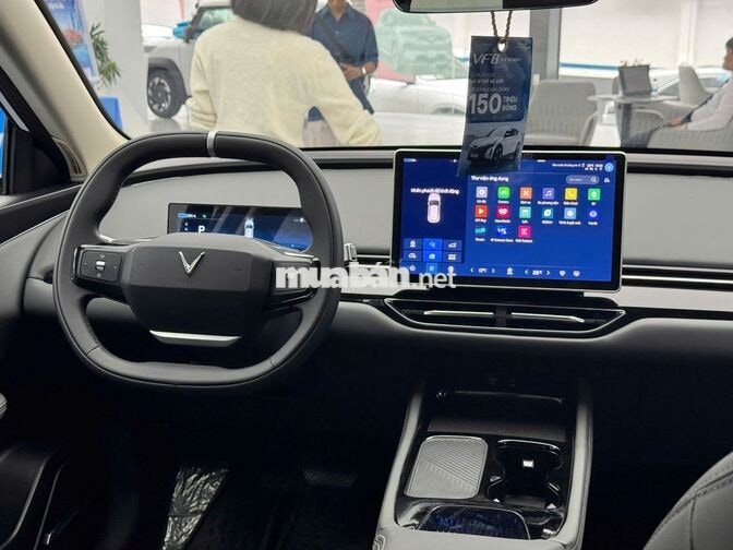 VinFast VF 8 All-New, giá 828tr chưa Voucher