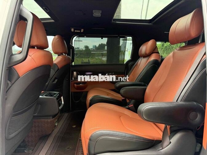 Kia Carnival Signature 2.2D 2022 Trắng Tự động