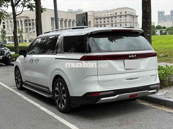 Kia Carnival Signature 2.2D 2022 Trắng Tự động