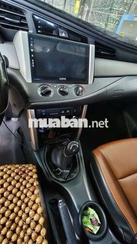 Toyota Innova 7 chỗ Số sàn Bạc