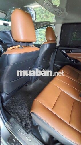Toyota Innova 7 chỗ Số sàn Bạc