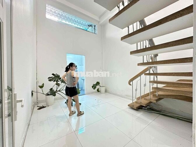 Cho Thuê Mặt Bằng 250m2 VIP Âu Cơ có 5PN 4WC