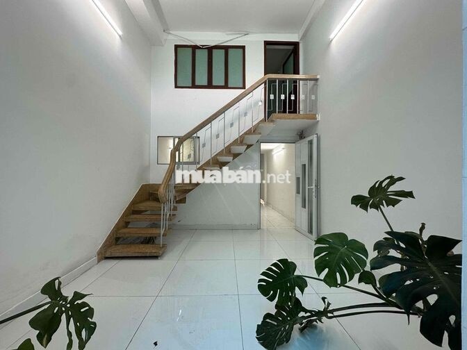 Cho Thuê Mặt Bằng 250m2 VIP Âu Cơ có 5PN 4WC