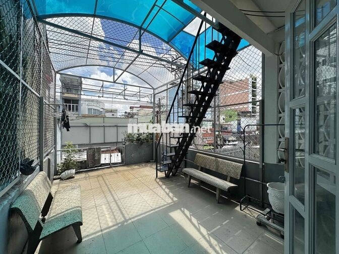 Cho Thuê Mặt Bằng 250m2 VIP Âu Cơ có 5PN 4WC
