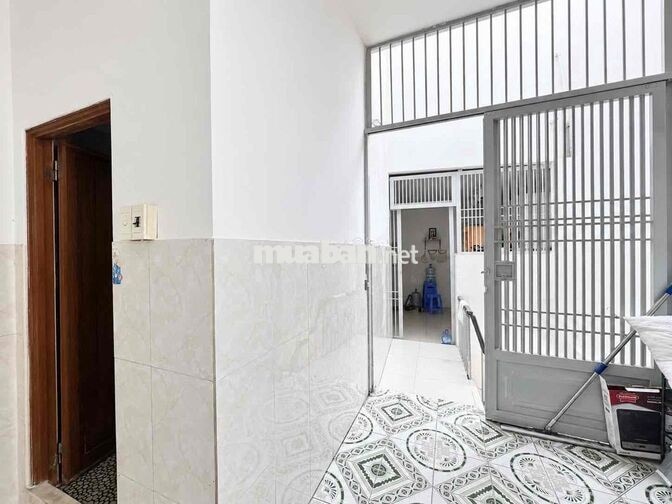 Cho Thuê Mặt Bằng 250m2 VIP Âu Cơ có 5PN 4WC