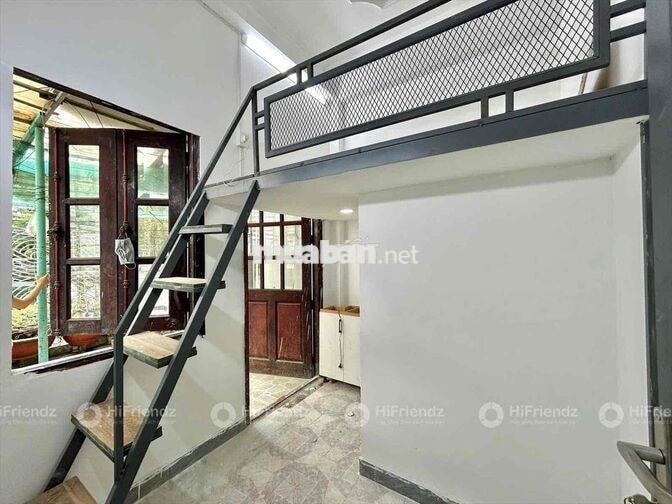 🔥NHÀ MỚI PHÒNG GÁC BAN CÔNG - SẴN MÁY LẠNH - KHU SÂN BAY, GẦN HUFLIT