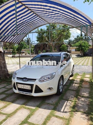 Ford Focus 2015 Sport Hatchback Xăng Trắng
