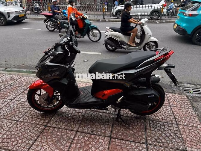 Honda Vario 160 2023 ABS Smartkey Đen, Đỏ